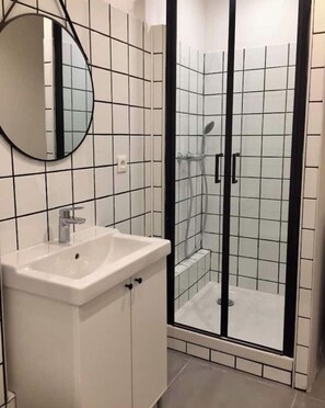 Shower - Appartement Dans le Centre Historique de la Ville (La Ciotat)