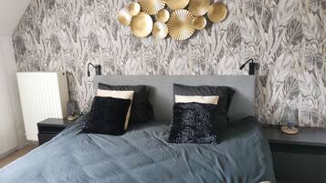 Kamar Desain | 1 kamar tidur, seprai premium, selimut bulu angsa, dan brankas