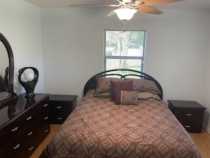 Room - Beautiful home close to Warm Mineral Springs, and 20 min. from beaches. (North Port)