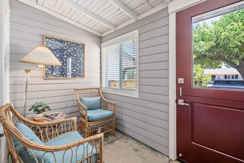 7th Street Sanctuary--Your Secluded Hideaway in Downtown District!