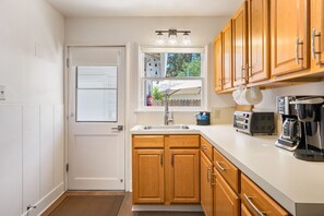 Fridge, microwave, coffee/tea maker, toaster - 7th Street Sanctuary--Your Secluded Hideaway in Downtown District! (Paso Robles)
