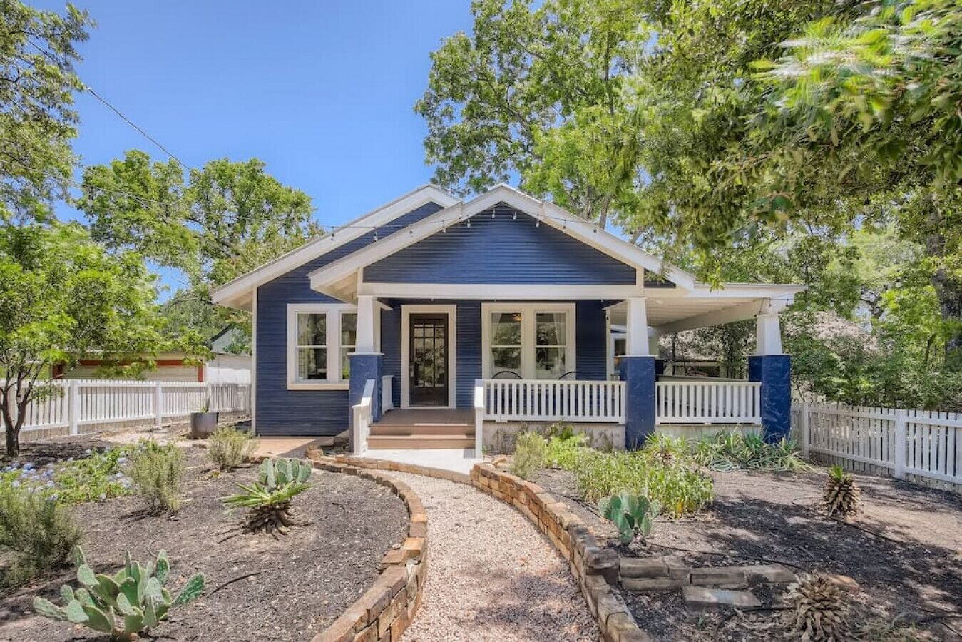 Spacious 2/2 Home Prime Location Mins to DT / SOCO