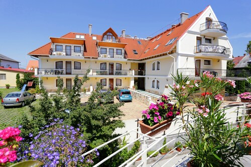 Club Unicum Apartman