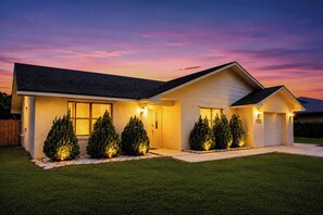Exterior - Centrally located 4/2 Home with a private backyard available for Longer Stays! (Port St. Lucie)