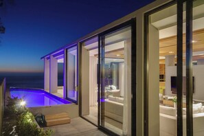 Pool - Luxurious Villa over 3 Levels with Lift (Geneva House) (Cape Town)
