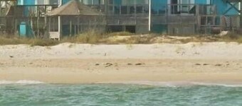 ISLAND CLUB- East End OCEANFRONT Ground Level unit with gazebo and OCEAN VIEW