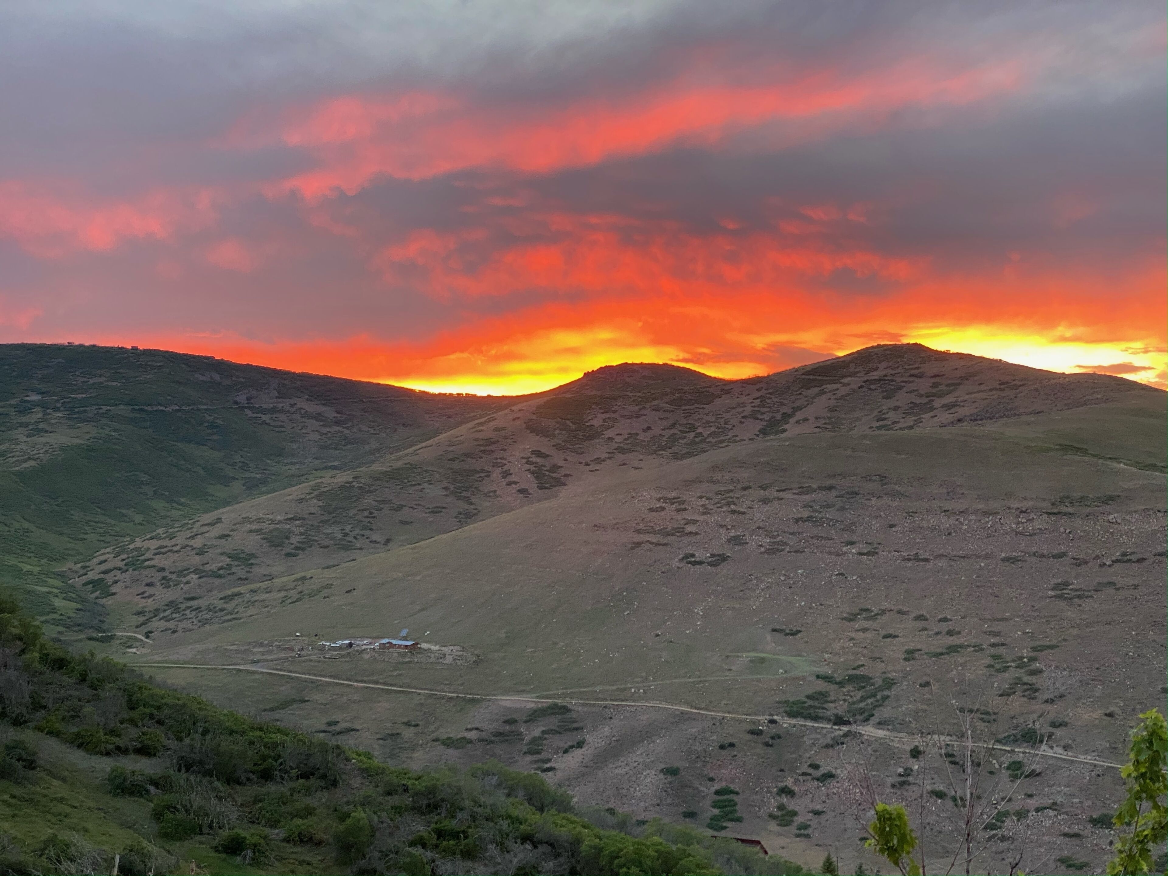 Stunning Lake View Lodge Family Friendly Sleeps 16+, Coalville, UT