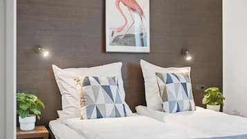 Economy Room, 1 Queen Bed, Non Smoking | Blackout curtains, bed sheets