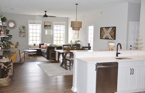 3 bedroom condo close to Lewes