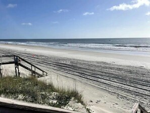 Una spiaggia nelle vicinanze