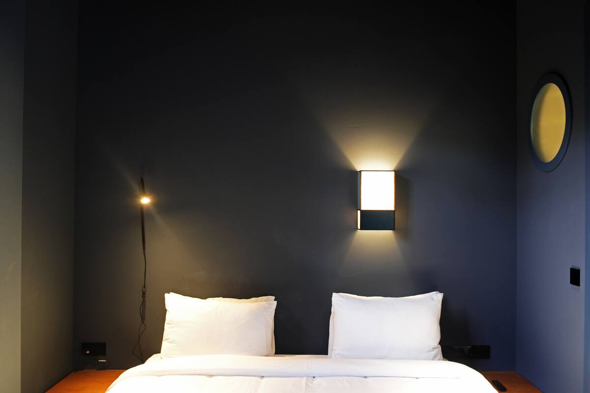 Chambre quadruple familiale | Literie de qualité, lit avec matelas à plateau-coussin, coffre-fort