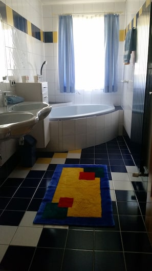 Kombination af bruser/badekar