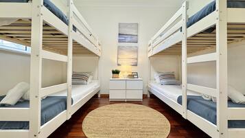 2 dormitorios, tabla de planchar con plancha, wifi gratis y ropa de cama