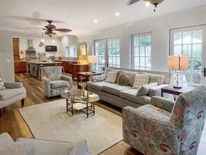 Living room - 10 Gunnery Lane at The Sea Pines Resort (Hilton Head Island)