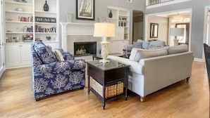Living room - 29 Baynard Cove Road at The Sea Pines Resort (Hilton Head Island)