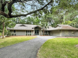 Exterior - 42 Planters Wood Drive at The Sea Pines Resort (Hilton Head Island)