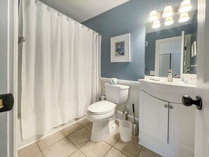 Bathroom - 49 Woodbine Villas at The Sea Pines Resort (Hilton Head Island)