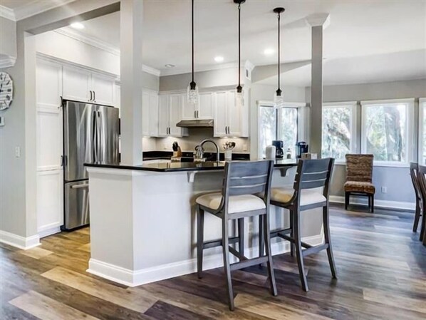 Villa, letti multipli, cucina, vista giardino | Cucina privata | Frigorifero, microonde, forno, piano cottura