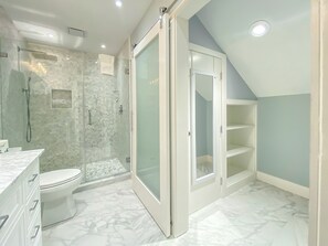 Vila, Beberapa Tempat Tidur, dapur, pemandangan kebun (2290 Heritage Villas) | Kamar mandi | Handuk