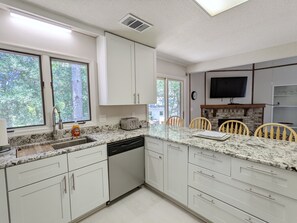 Frigorifero, microonde, forno, macchina per tè/caffè