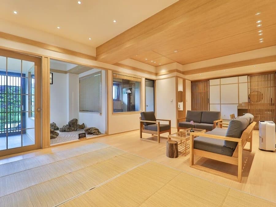 Signature Penthouse, Multiple Beds, Non Smoking, Mountain View | Premium bedding, down comforters, pillowtop beds, desk