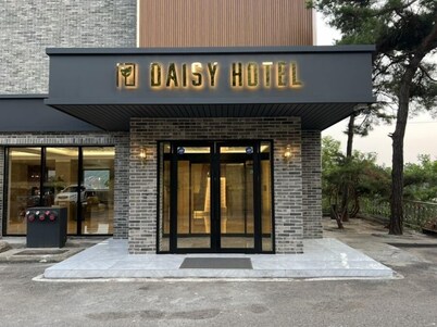 Daisy Hotel
