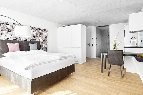 livisit bergapartment 35 - Doppelbettzimmer 27 qm - mit Südbalkon