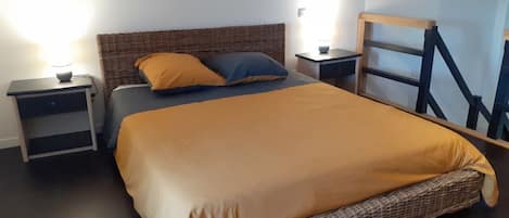 2 bedrooms, soundproofing, bed sheets