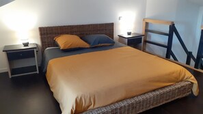 2 chambres, chambres insonorisées, draps fournis