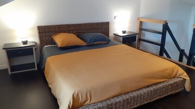 A 5 mn de La Rochefoucauld, Belle Chambre D'hôtes Type Suite