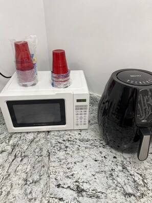 Microwave - Studio guest house (Hempstead)