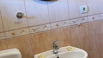 Apartment | Bathroom