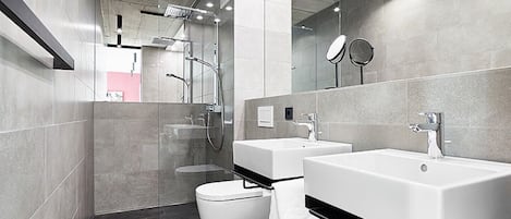Dusche, Haartrockner, Handtücher, Seife