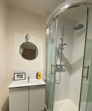 Een douche, een haardroger