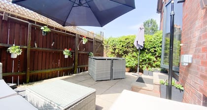 Harbourside House - 3 Bed, 2 Bath & Parking