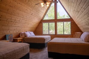 2 bedrooms, iron/ironing board, WiFi, bed sheets - Quaint A Frame in the heart of Duck Creek! Sleeps 8! 1 King, 3 Queen Beds, Firepit! (Duck Creek Village)