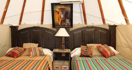 Gorgeous space for 4 with glamorous Oklahoma Charm!