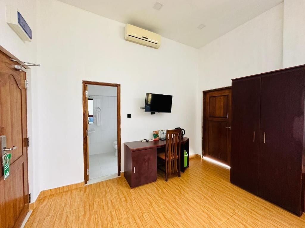 Premium bedding, memory-foam beds, minibar, individually decorated