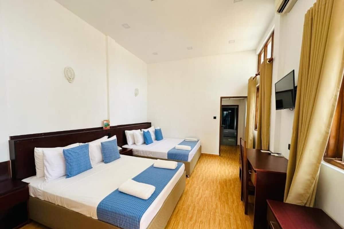 Family Studio with Jacuzzi | Premium bedding, memory-foam beds, minibar, individually decorated