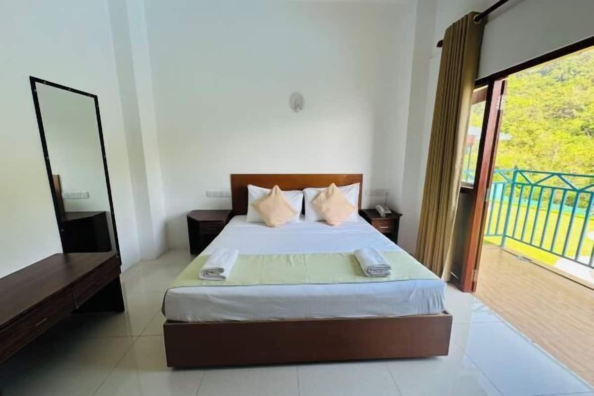 Premium bedding, memory-foam beds, minibar, individually decorated