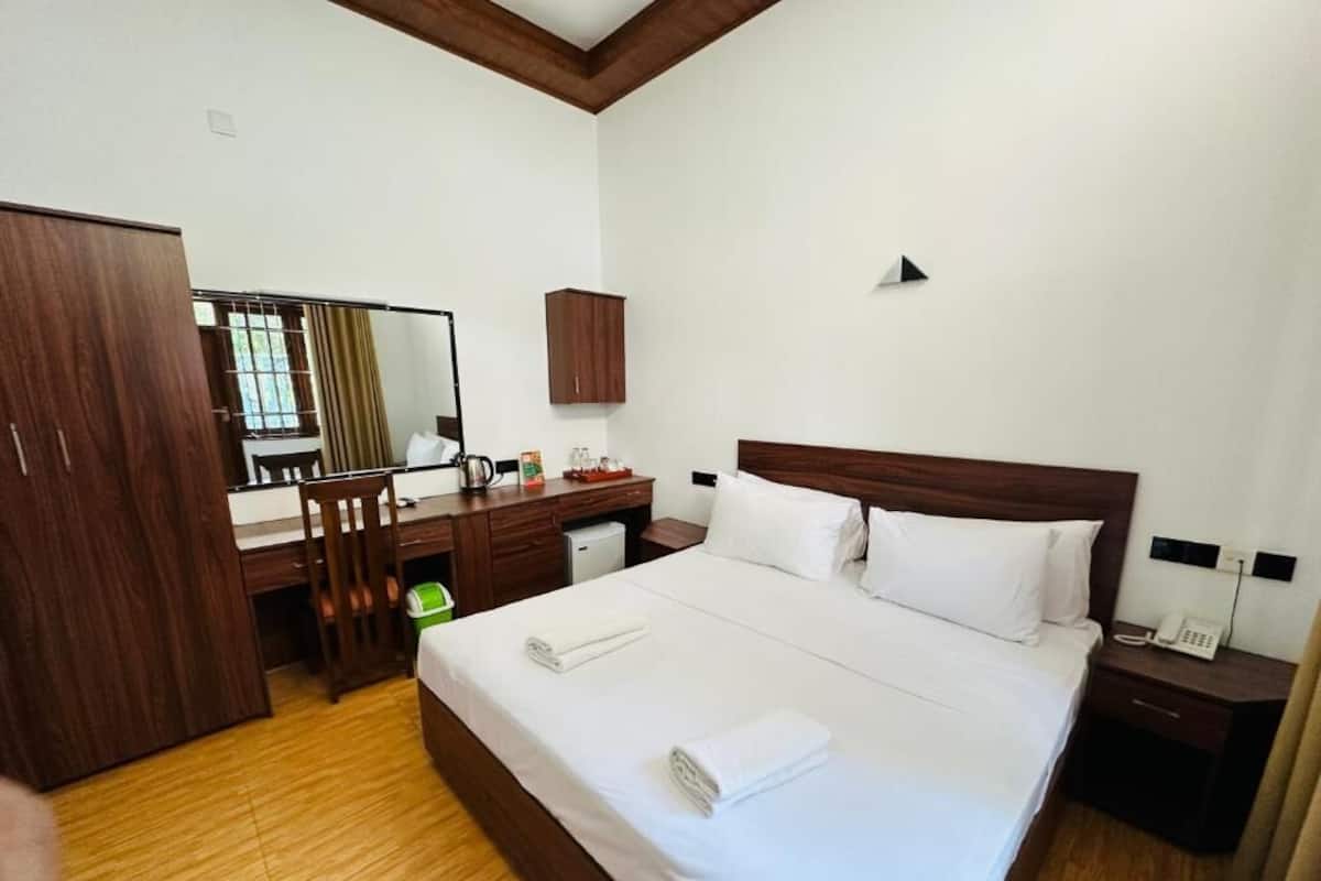 Standard Room | Premium bedding, memory-foam beds, minibar, individually decorated