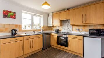 Fridge, microwave, stovetop, toaster