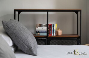 2 bedrooms, iron/ironing board, Internet, bed sheets