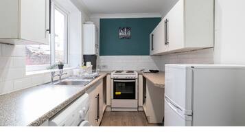 Fridge, microwave, stovetop, toaster