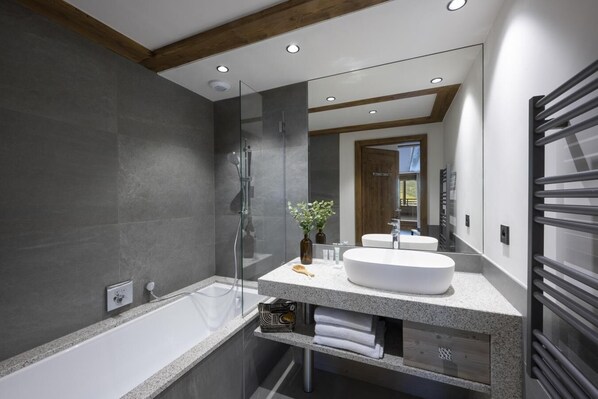 Bathtub, hair dryer - Wifi, fitness, swimming pool, sauna, hammam, balcony, tv, ski locker, 100m², Les Contamines-Montjoie (Les Contamines-Montjoie)