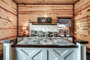 8 habitaciones, tabla de planchar con plancha, wifi y ropa de cama 