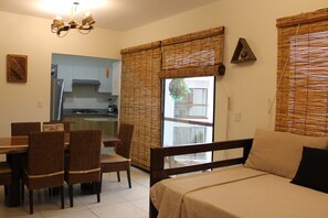 3 chambres, fer et planche à repasser, Wi-Fi, literie fournie