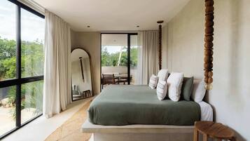 7 bedrooms, desk, iron/ironing board, travel crib