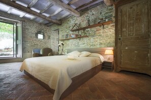 3 chambres, fer et planche à repasser, Wi-Fi gratuit, draps fournis