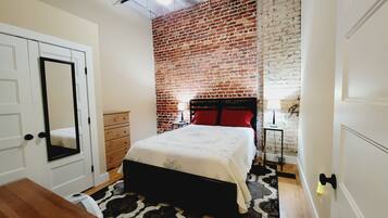 Grand Apartment | 3 bedrooms, free WiFi, bed sheets